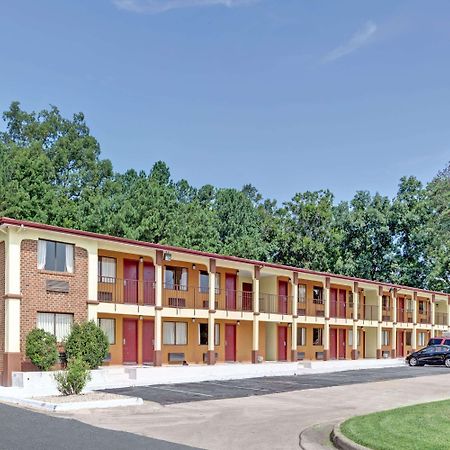 Days Inn By Wyndham Newport News Esterno foto